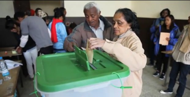 Un bureau de vote au Madagascar en 2013