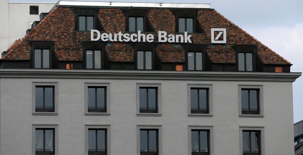 Deutsche bank envisage de se transformer en holding