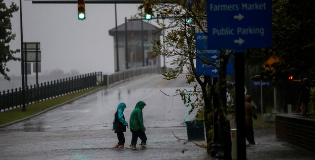 L'ouragan florence faiblit, mais des risques d'inondations