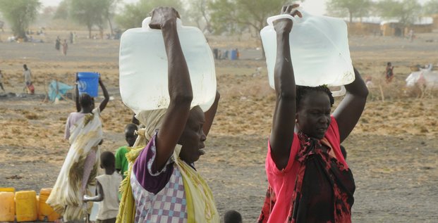 eau potable femmes afrique puit