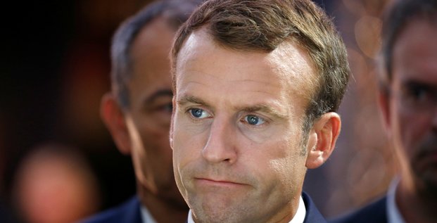 Macron presse de proceder a un large remaniement
