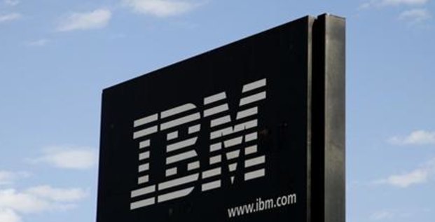 IBM REMPLACE UN HAUT RESPONSABLE ACCUSÉ DE DÉLIT D'INITIÉ