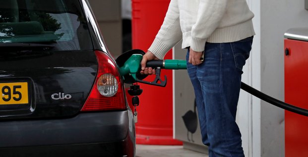 Soutien massif au mouvement contre les prix des carburants