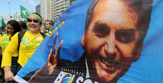 Bresil: bolsonaro credite de 57% des intentions de vote