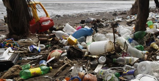 Total rejoint une alliance pour eliminer les dechets plastiques