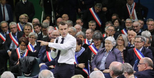 Emmanuel Macron, Grand débat