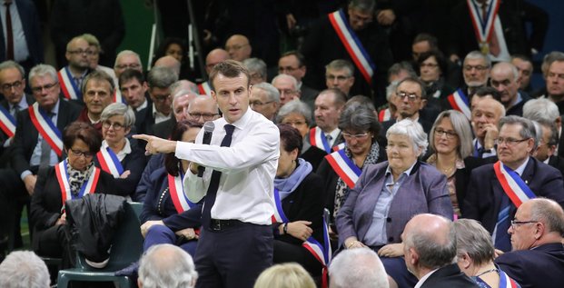 Emmanuel Macron, Grand débat
