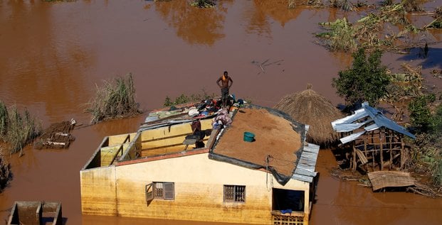 Mozambique: le bilan du passage du cyclone idai s'alourdit