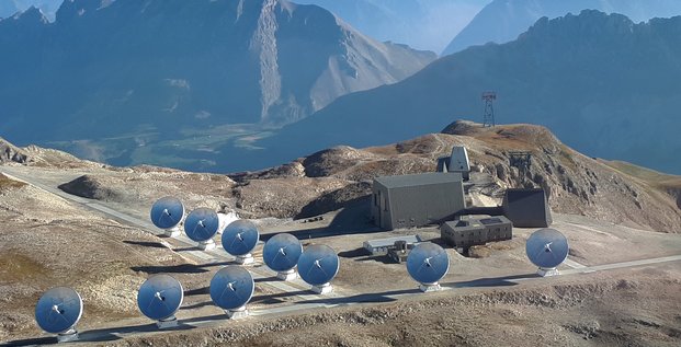 Leader pour les hexapodes destinés aux grands télescopes terrestres, Symétrie équipe notamment l'Interféromètre du Pic de Bure, dans les Hautes Alpes.