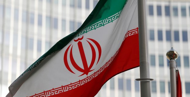 Nucleaire: l'iran suspend des engagements, lance un ultimatum