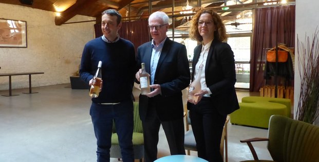 De gauche à droite : Gabriel Ruetsch, agronome en charge du vignoble, Michel Servage, président et Alexandra Ladeuil, directrice Export et Marketing