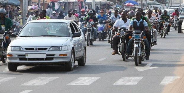 Lomé Togo Circulation trafic ville urbain motos