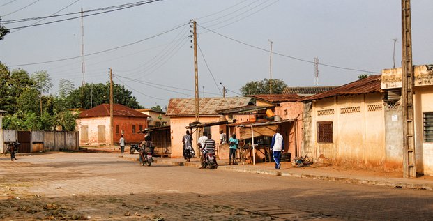 ALTDE_Au Togo, l’énergie solaire hors réseau va-t-elle faciliter l’accès au courant enfants voierie