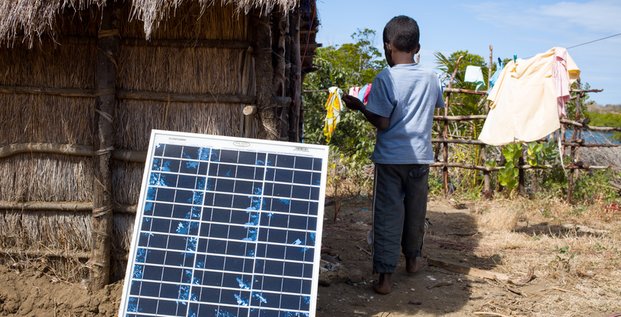 ALTDE_Energy Access Investment Forum faciliter l'accès à l'énergie propre solaire panneau