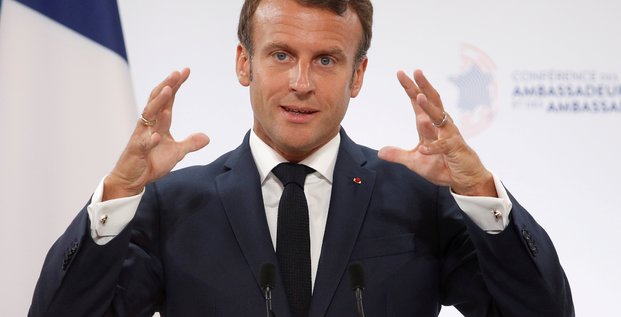 Macron entend poursuivre sur la voie du grand debat