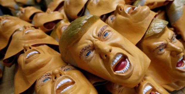Trump masque