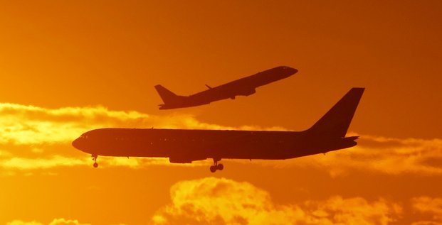 trafic aérien, avions, ciel, soleil couchant, passagers, vols, compagnies aériennes, décollage, atterrissage, Sydney Airport, Australie