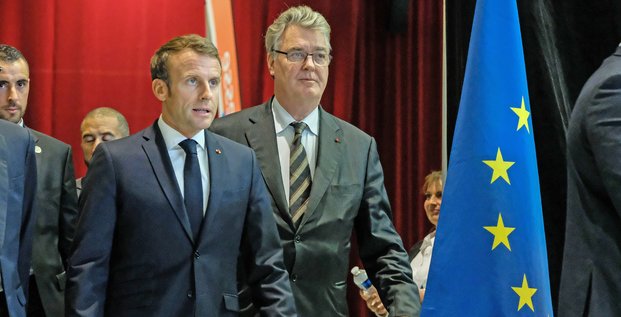 H315 LT1 Emmanuel Macron et Jean-Paul Delevoye, haut-commissaire aux retraites
