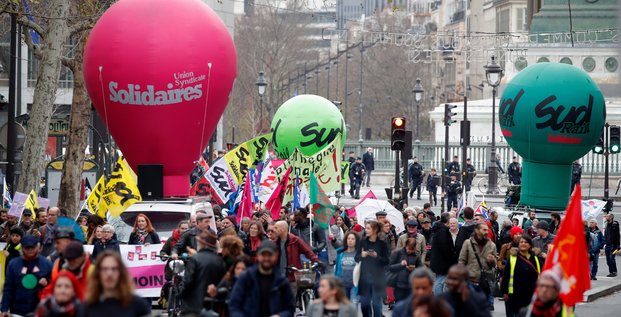 Retraites: 51% des francais continuent de soutenir les greves