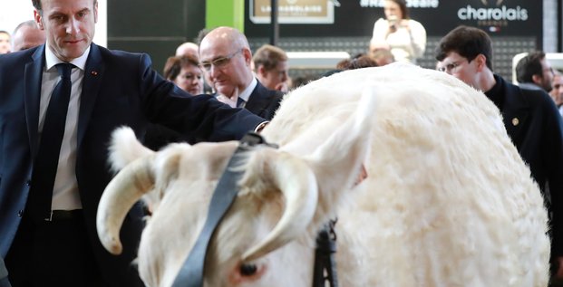 Macron au chevet d'un monde agricole dans le doute
