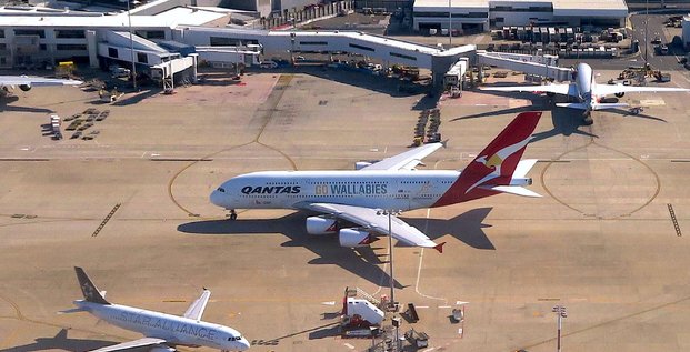 Airbus A380 de la compagnie australienne Qantas, sur le tarmac de l'aéroport international de Sydney