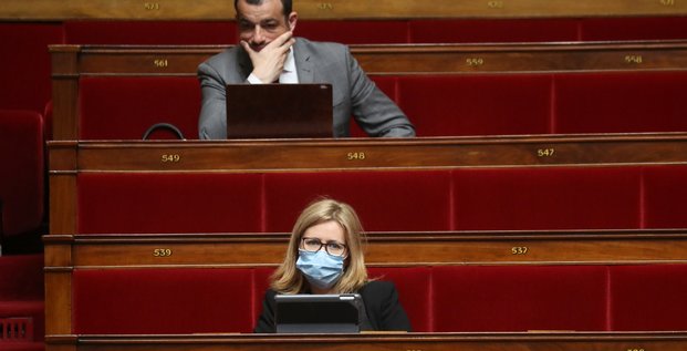 France: le parlement adopte le projet de loi prorogeant l'etat d'urgence sanitaire