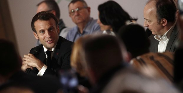 Emmanuel Macron assiste à la Convention citoyenne pour le climat au Conseil économique, social et environnemental (CESE), à Paris, le 10 janvier 2020.