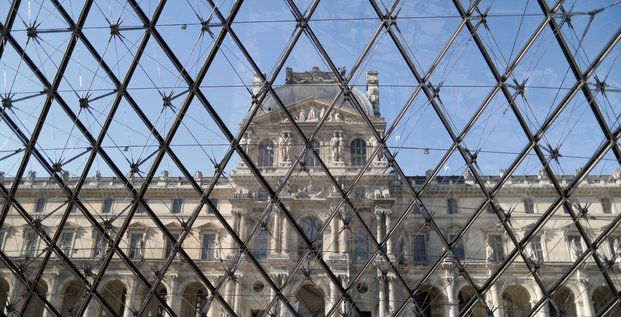 Louvre rouvre au public