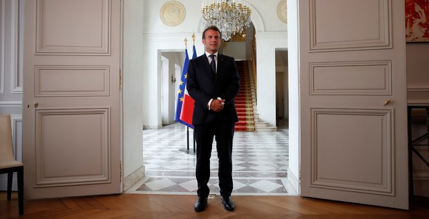 Coronavirus : Emmanuel Macron au palais de l'Élysée, après avoir assisté à une visioconférence internationale sur la vaccination