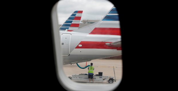 American airlines envisage des milliers de suppressions de postes