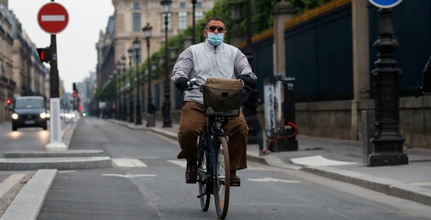 Paris: pas de port du masque obligatoire en velo, selon la prefecture