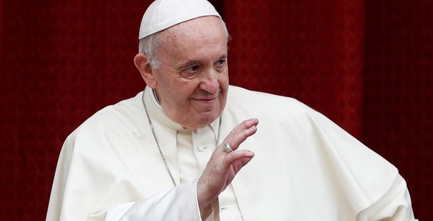 Le pape a assise en octobre, sa premiere sortie depuis fevrier