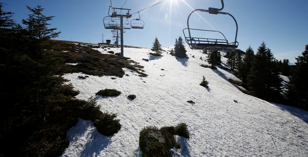 France/ski: les remontees mecaniques resteront fermees en fevrier