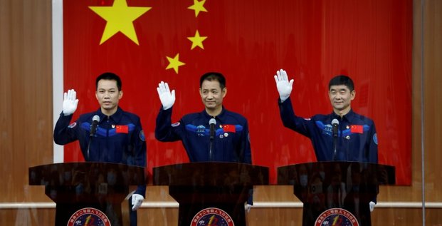 La chine va envoyer trois astronautes dans l'espace