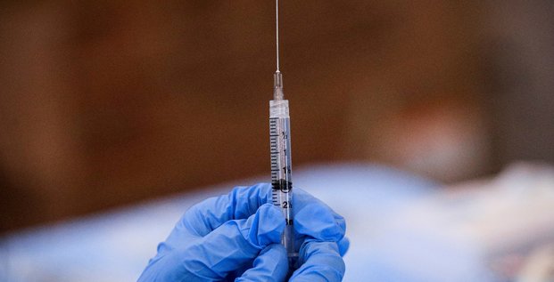 Etats-unis: a new york, suspensions et licenciements pour le personnel soignant non vaccine