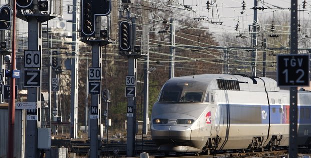 SNCF, TGV, train, chemin de fer, rail, électricité, énergie, caténaire,
