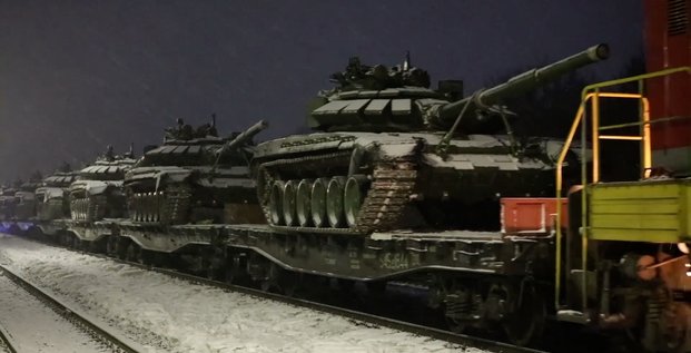 Ukraine, tanks, train, mouvement de troupes et de matériel