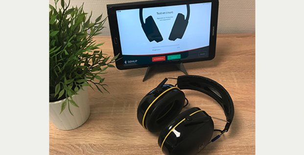 Le dispositif mis au point par SONUP comprend un casque et une application d'évaluation auditive simple et rapide.