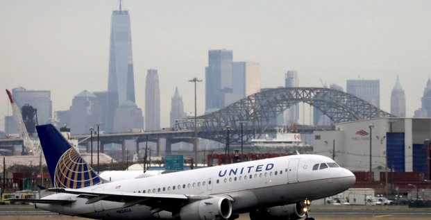 United airlines va autoriser le retour des salaries non vaccines contre le covid-19