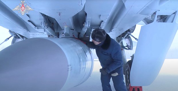 Ukraine: moscou dit avoir utilise des missiles hypersoniques