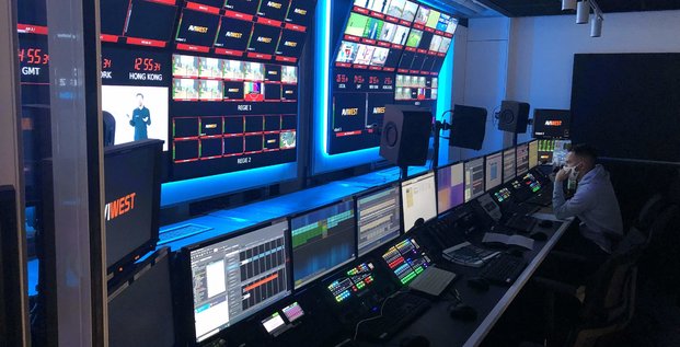 Depuis 2020, l'IIFA (Nîmes) accompagne la transformation numérique des activités d'exploitation de Canal+, auprès des opérateurs de la régie D.ONE, lieu d'exploitation audiovisuel pluridisciplinaire où sont regroupées sur le plan international les activités de transmission, de diffusion et de supervision des services rendus aux abonnés.