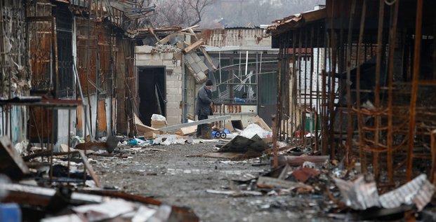 Ukraine: les combats font rage autour de l'acierie et du port de marioupol