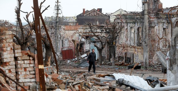 L'ukraine n'est pas prete a debloquer militairement le siege de marioupol, dit zelensky