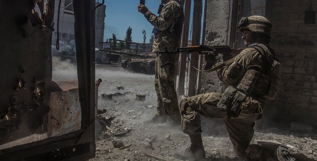 L'ukraine envoie des renforts dans sievierodonetsk assiegee par les russes