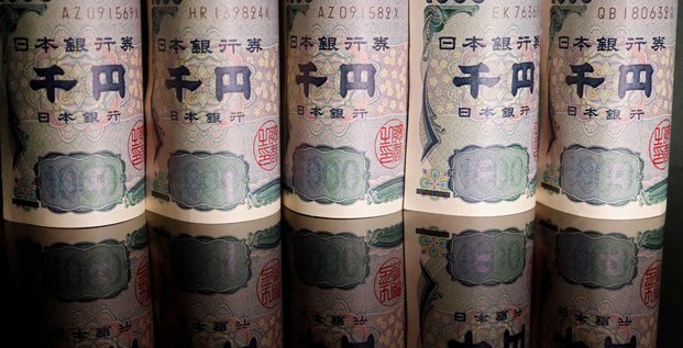 Photo d'illustration montrant des billets de banque en yen japonais
