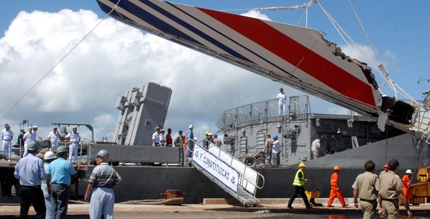 AF447, Air France, vol, crash, Airbus, Rio-Paris disparu, recuperes dans l'ocean atlantique, arrivent au port de recife le 14 juin 2009