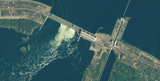 Image satellite d'archives du barrage de kakhovka