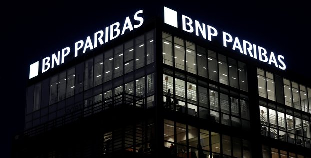 Photo d'archives d'un logo sur une agence bancaire bnp paribas a paris