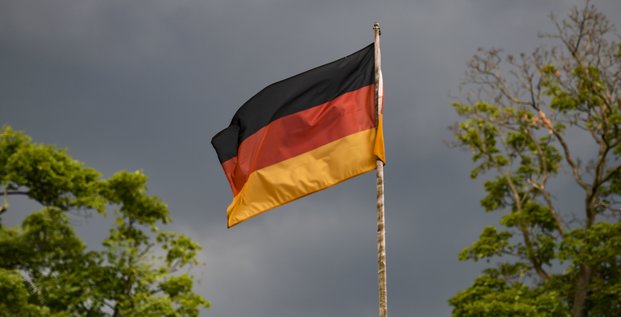Allemagne, drapeau, temps orageux