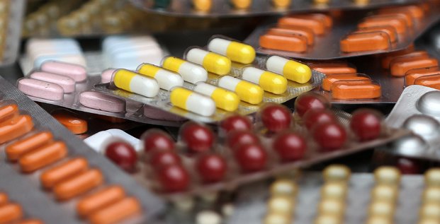 Photo d'illustration de pilules de medicaments dans leur emballage